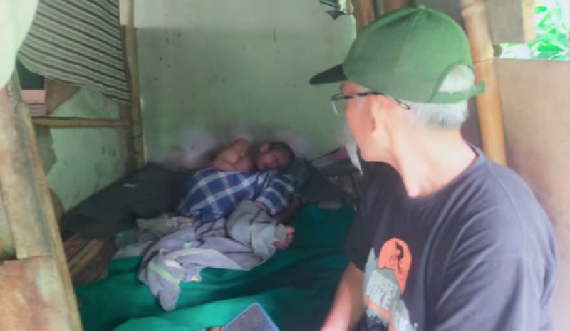 Hari Libur, Kades Senggigi Sempatkan Diri Jenguk Warganya Yang Sakit